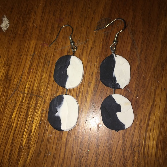 Black & White double drop Dangles - Picture 3 of 3